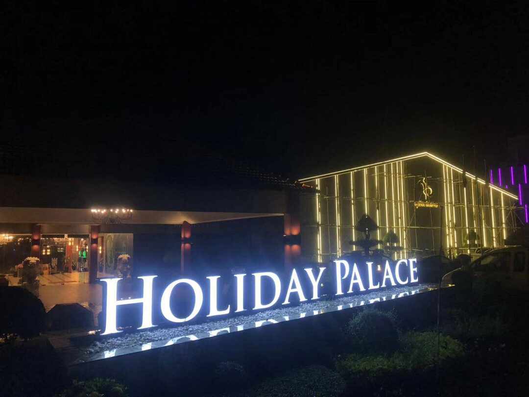 Holiday Palace Resort & Casino đa dạng dịch vụ